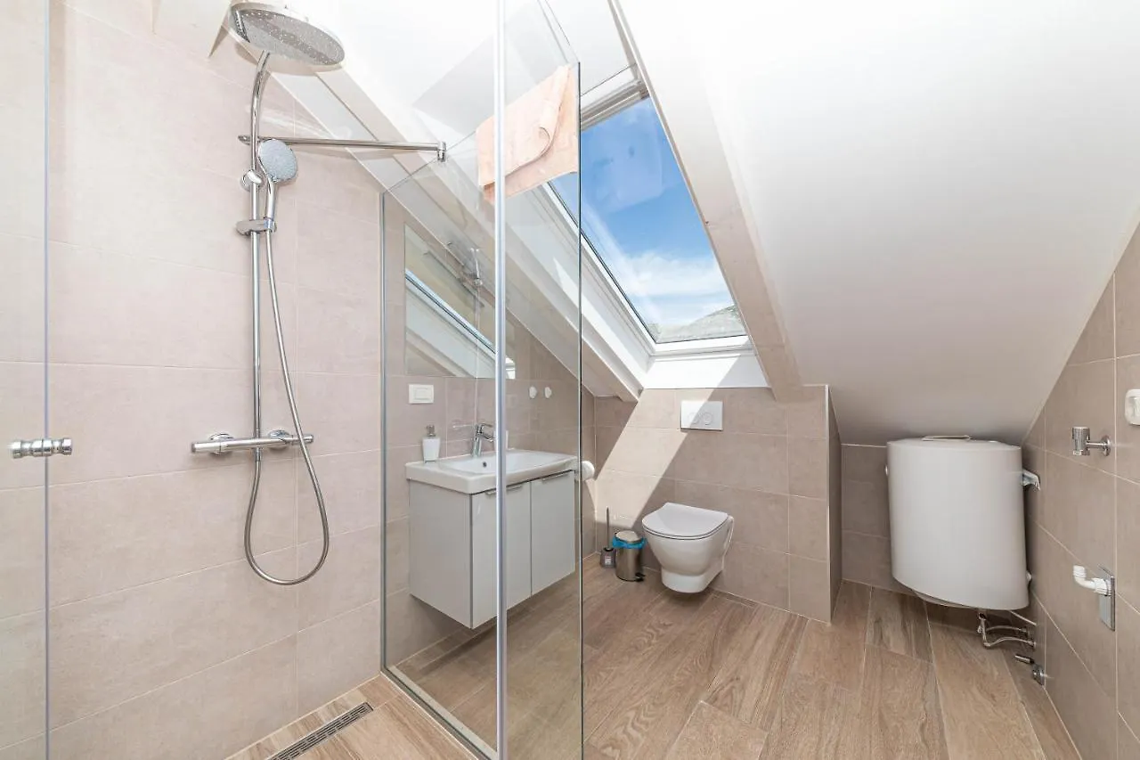 Panoramic View And Sea Daire Trogir 0*,